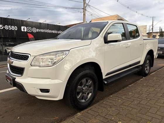 CHEVROLET S10 2.4 ADVANTAGE 4X2 CD 8V FLEX 4P MANUAL CHEVROLET S10 2.4 ADVANTAGE 4X2 CD 8V FLEX 4P MANUAL